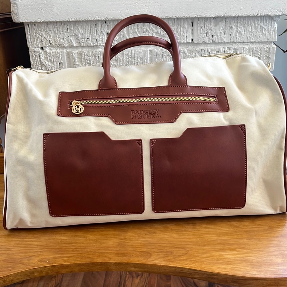 NEW Badgley Mischka Juliet overnight bag.